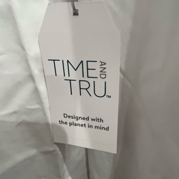 NWT Time and Tru White Dress Shirt Classic Style - Picture 4 of 8